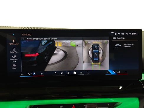 Used 2025 BMW 550e xDrive w/ Executive Package image 32