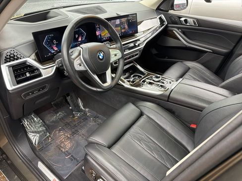 Used 2024 BMW X7 xDrive40i w/ Executive Package image 11