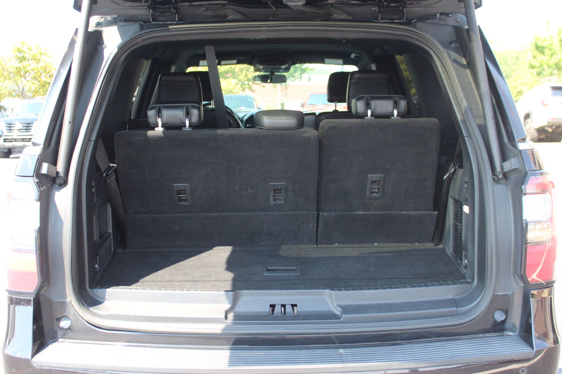 Used 2021 Ford Expedition Limited AWD/4WD image 8