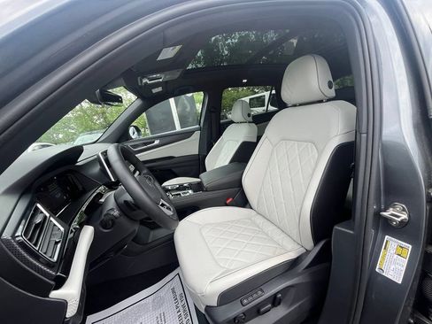 Certified 2025 Volkswagen Atlas Cross Sport SEL Premium R-Line AWD/4WD image 11