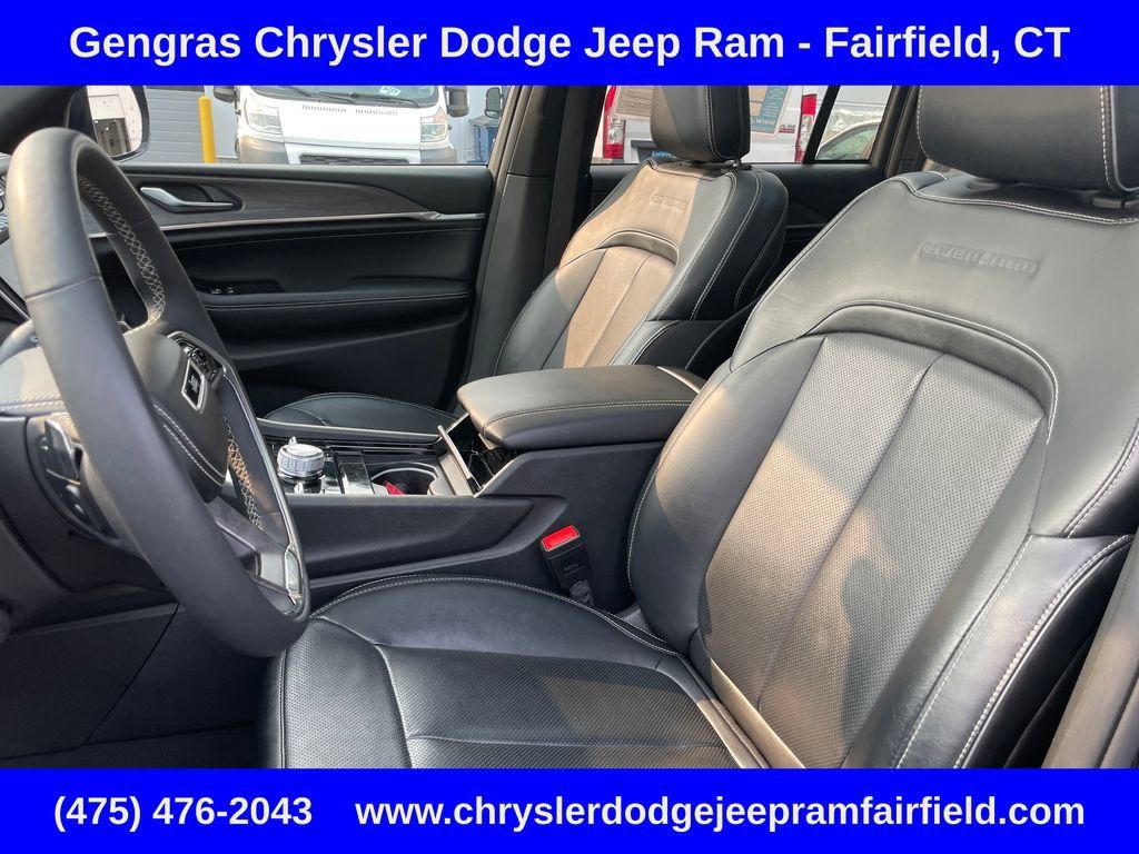 Certified 2023 Jeep Grand Cherokee Overland AWD/4WD image 47