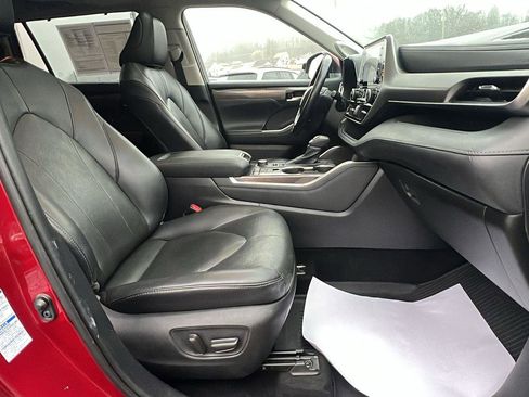 Used 2020 Toyota Highlander Limited image 13
