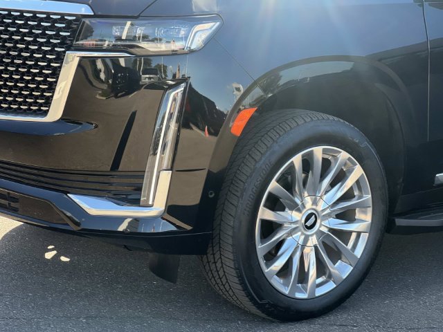 Certified 2024 Cadillac Escalade Premium Luxury w/ LPO, Floor Liner Package AWD/4WD image 7