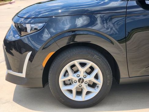 Certified 2023 Kia Soul LX w/ Option Group 015 FWD image 8
