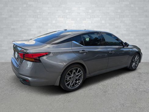 Used 2024 Nissan Altima 2.0 SR image 5