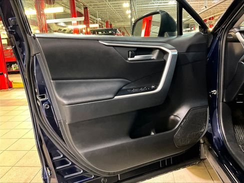 Used 2023 Toyota RAV4 XLE w/ Convenience Package image 9