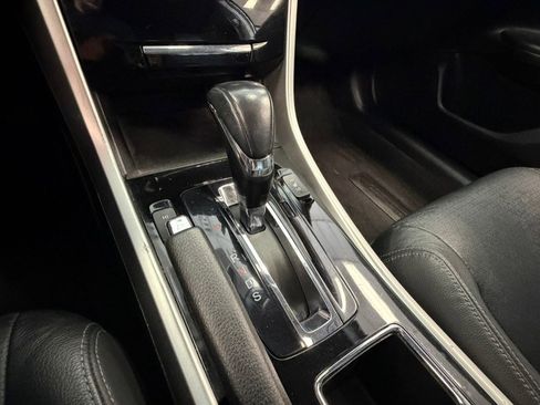 Used 2017 Honda Accord Touring image 36