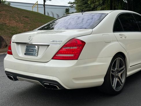 Used 2011 Mercedes-Benz S 63 AMG w/ Driver Assistance Pkg image 24