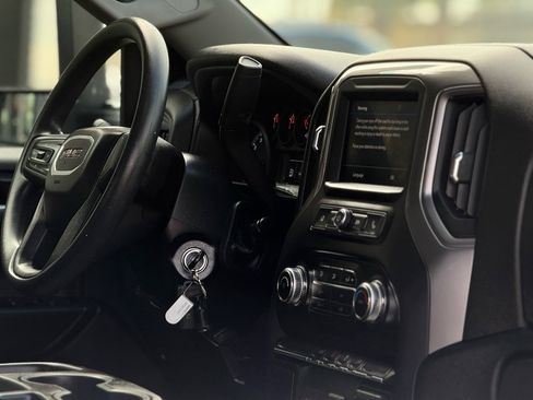 Used 2021 GMC Sierra 2500 4WD Double Cab 162 w/ Convenience Package image 17