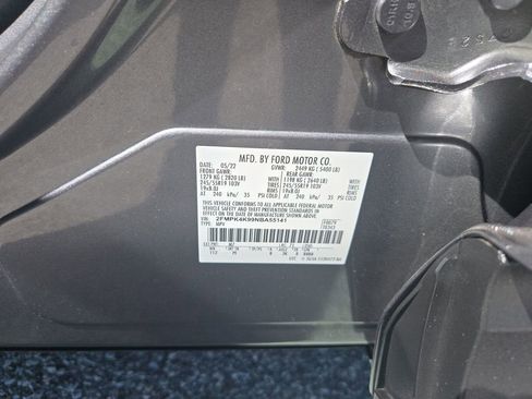 Used 2022 Ford Edge Titanium w/ Equipment Group 301A AWD/4WD image 30