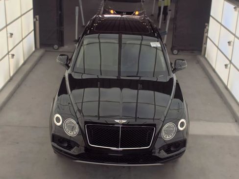 Used 2019 Bentley Bentayga AWD/4WD image 2