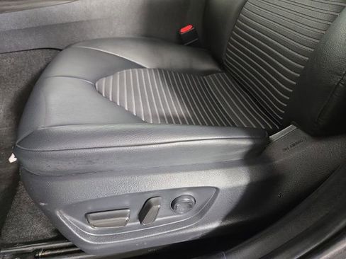 Used 2024 Toyota Camry SE image 28