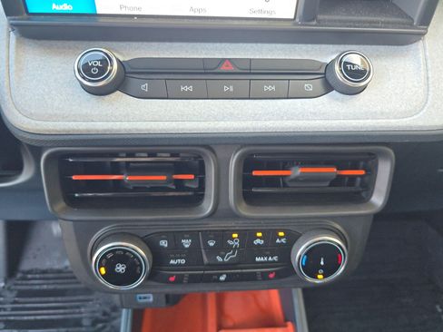 Used 2023 Ford Maverick XLT w/ XLT Luxury Package image 16