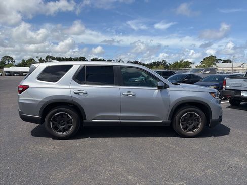 Certified 2025 Honda Pilot EX-L image 8