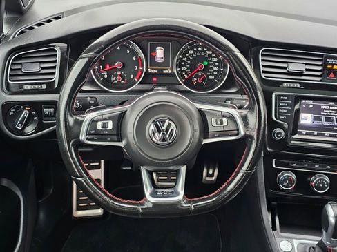 Used 2015 Volkswagen Golf image 17