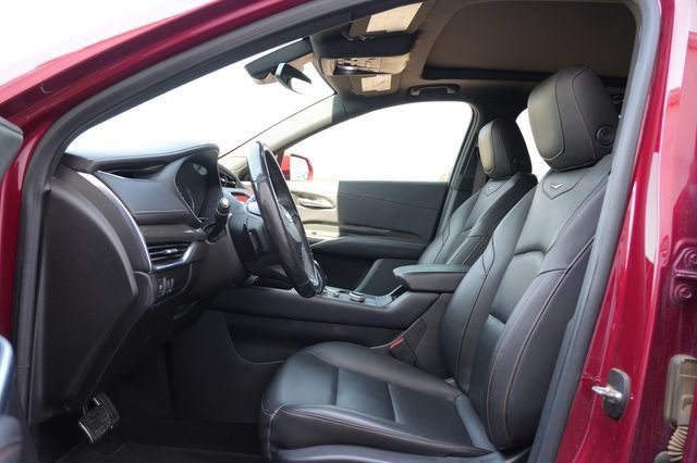 Used 2019 Cadillac XT4 Sport w/ Cold Weather Package FWD image 11