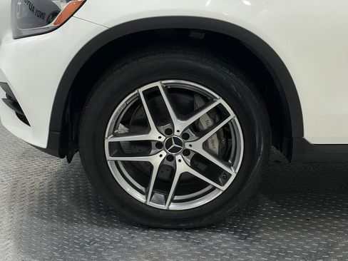 Used 2017 Mercedes-Benz GLC 300 4MATIC image 36
