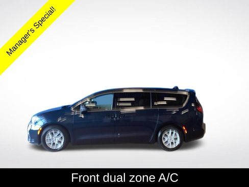 Used 2023 Chrysler Pacifica Touring-L FWD image 15