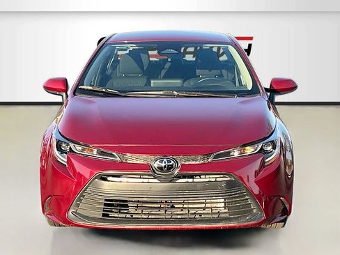 Used 2025 Toyota Corolla LE FWD image 2
