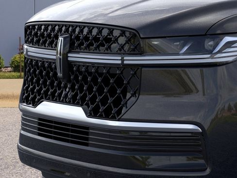 New 2026 Lincoln Navigator L Reserve w/ Jet Appearance Package AWD/4WD image 17