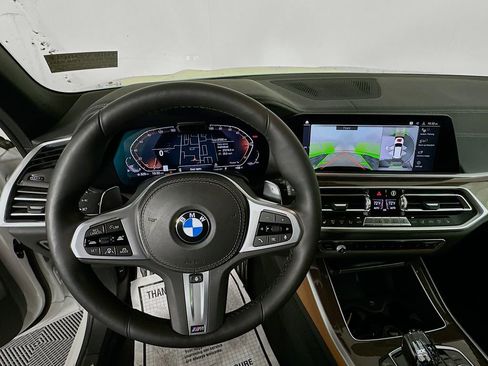 Used 2022 BMW X5 sDrive40i w/ M Sport Package image 11