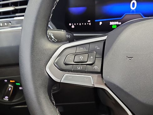 Certified 2023 Volkswagen Tiguan SE FWD image 21