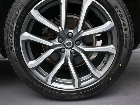 Used 2018 Volvo XC90 T5 Momentum w/ Convenience Package AWD/4WD image 9