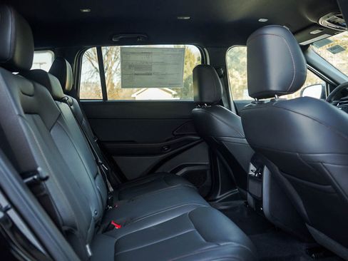New 2026 Jeep Cherokee Limited AWD/4WD image 13