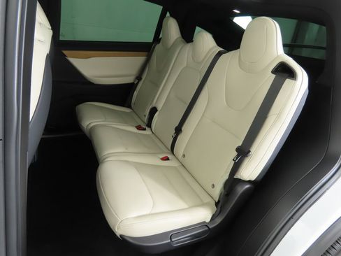 Used 2020 Tesla Model X Long Range image 21