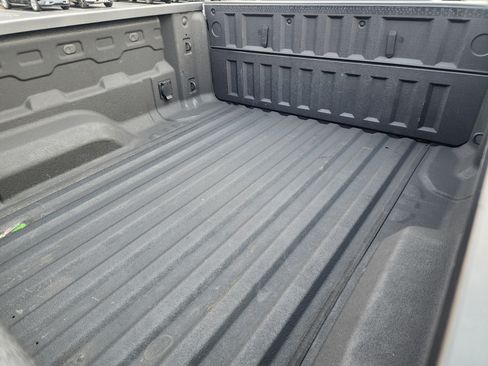 Used 2024 Chevrolet Colorado ZR2 w/ Technology Package image 10