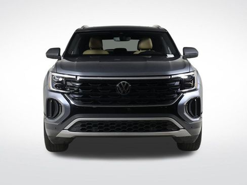 Used 2025 Volkswagen Atlas Cross Sport SE w/ Panoramic Sunroof Package image 8