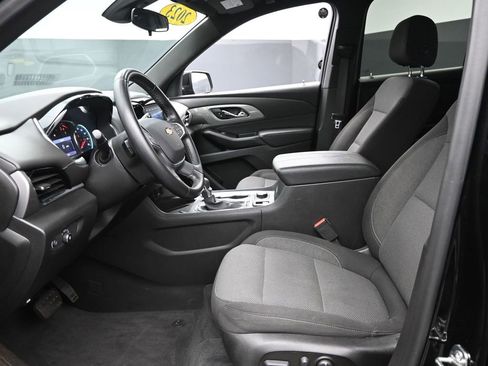 Used 2023 Chevrolet Traverse LT image 7