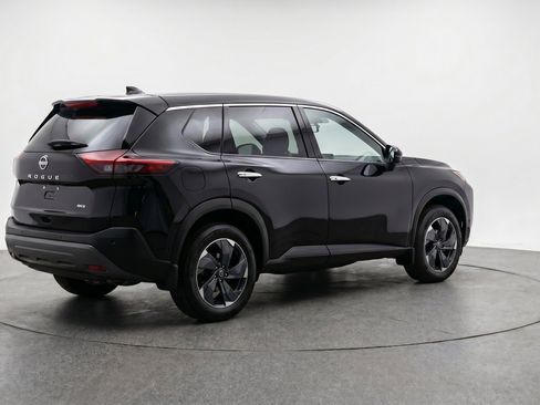 Used 2025 Nissan Rogue SV AWD/4WD image 9