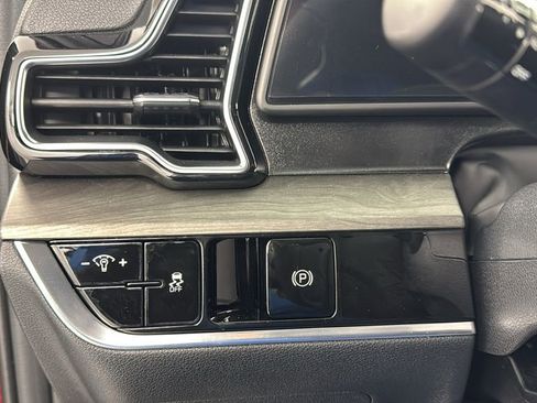Used 2025 Kia Sportage X-Line image 32