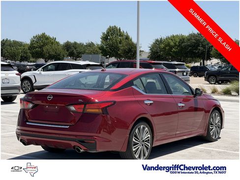 Used 2023 Nissan Altima 2.5 SL FWD image 4