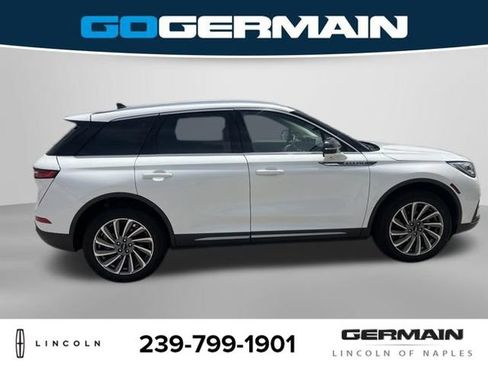 Used 2023 Lincoln Corsair Reserve w/ Equipment Group 201A FWD image 8