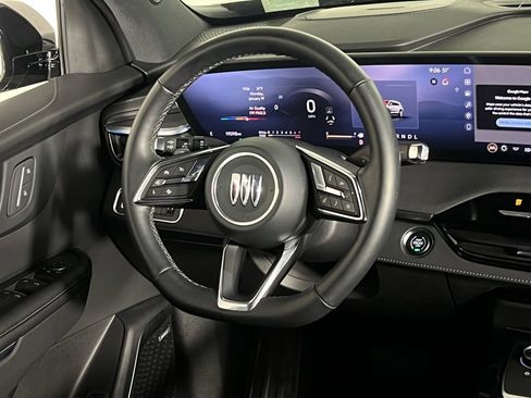 Used 2025 Buick Enclave Sport Touring image 17