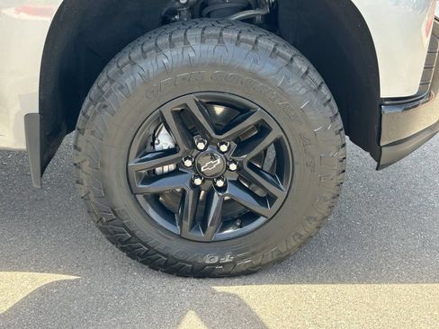 Used 2019 Chevrolet Silverado 1500 Custom Trail Boss AWD/4WD image 13