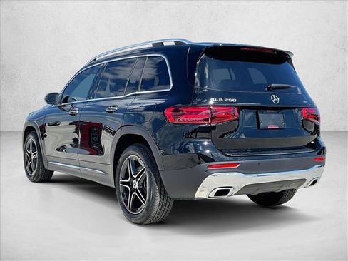 Used 2026 Mercedes-Benz GLB 250 image 3