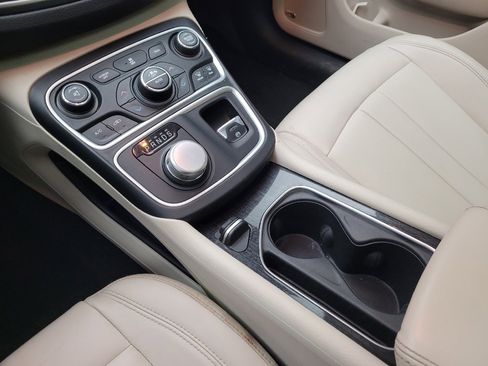 Used 2015 Chrysler 200 C w/ Navigation & Sound Group I image 26