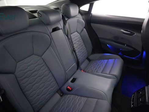 Used 2022 Audi e-tron GT Prestige AWD/4WD image 5