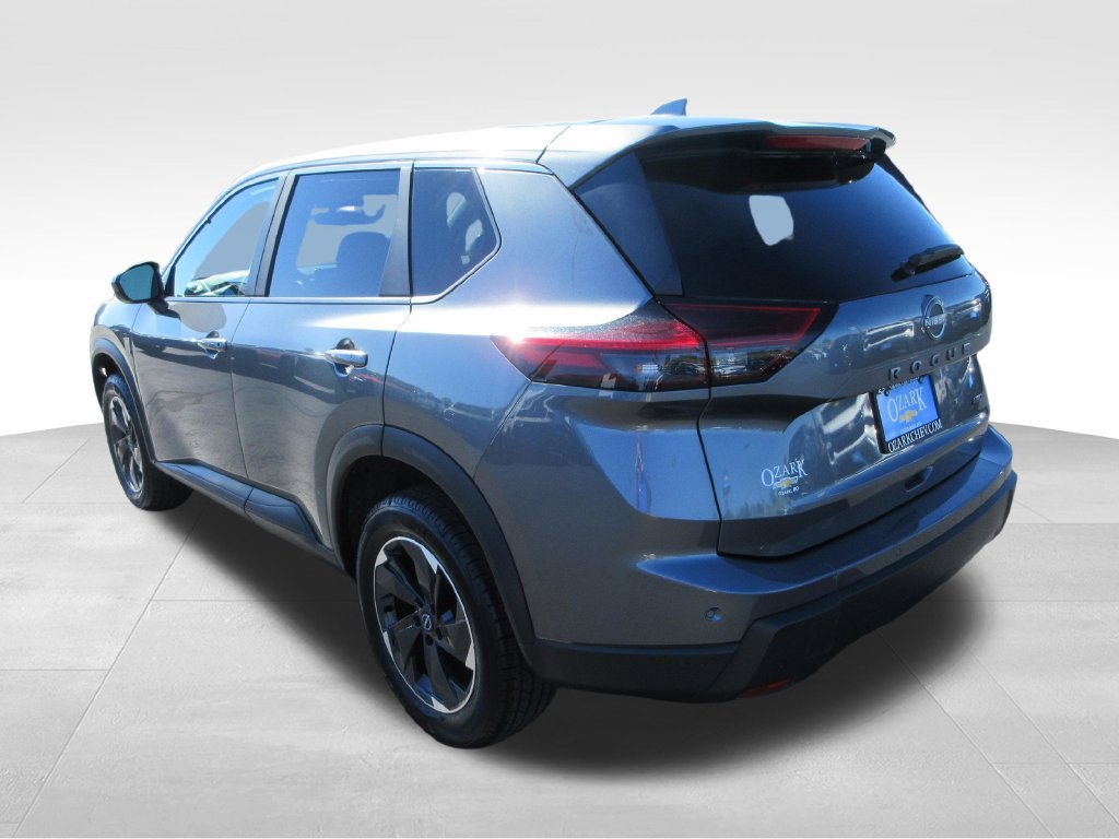 Used 2026 Nissan Rogue SV AWD/4WD image 3
