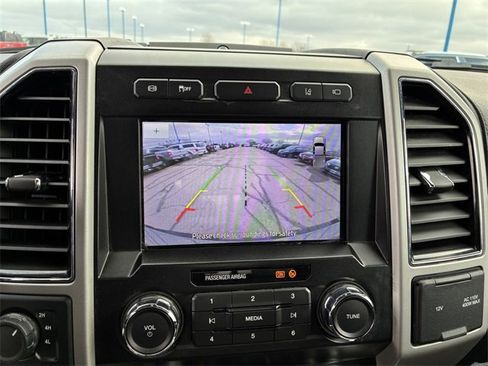 Used 2020 Ford F350 Lariat w/ Chrome Package image 31