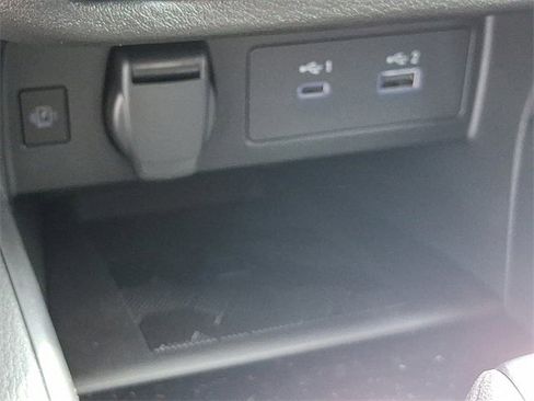 New 2025 Nissan Versa SR w/ Trunk Package image 19