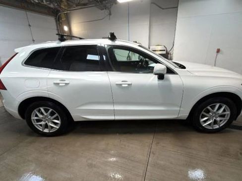 Used 2018 Volvo XC60 T5 Momentum image 6