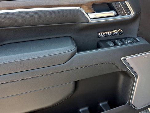 Used 2026 Chevrolet Silverado 1500 High Country w/ High Country Premium Package AWD/4WD image 12