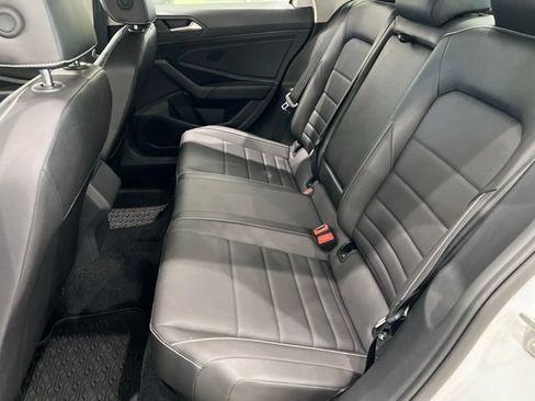 Used 2024 Volkswagen Jetta SE FWD image 13