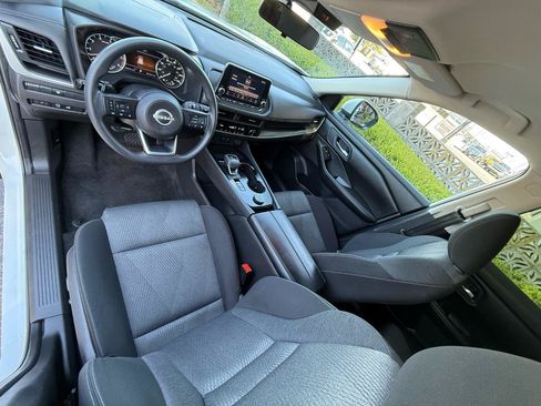 Used 2024 Nissan Rogue SV AWD/4WD image 13