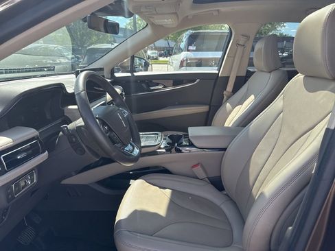 Used 2022 Lincoln Nautilus Reserve AWD/4WD image 9