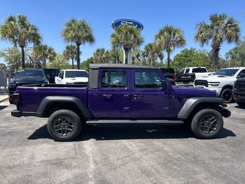 New 2026 Jeep Gladiator Sport AWD/4WD image 9